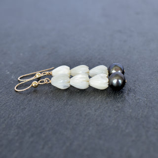 Triple Pikake Cluster with Black Pearls - Yay Hawaii