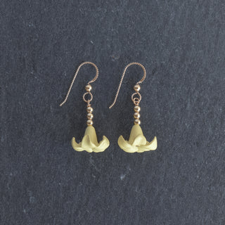Drop Big Puakenikeni earrings by Yay Hawaii featuring colorful accent beads and tropical floral design.