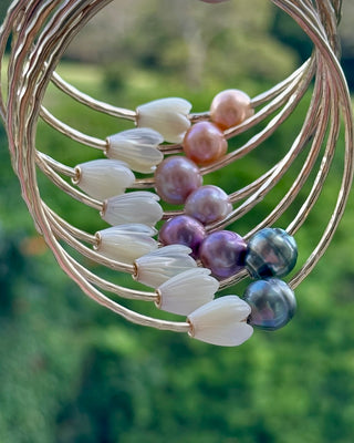 Pikake and Round Edison Pearl Bangle