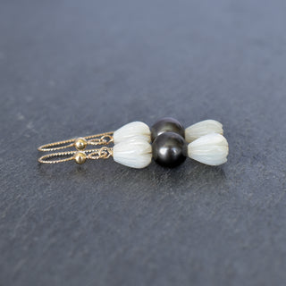 Small Pikake and Black Pearl Cluster Earrings - Yay Hawaii