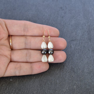 Small Pikake and Black Pearl Cluster Earrings - Yay Hawaii