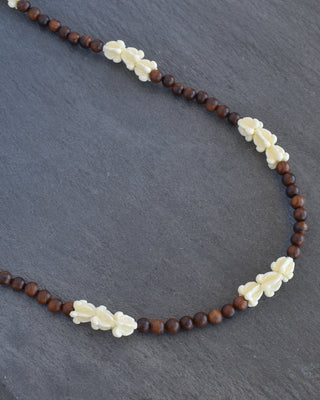 White Pua Kalaunu Lei - Rosewood Repeating