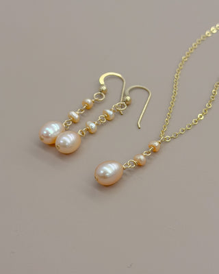 Yay Hawaii dainty linked pearl earrings in a choice of pearl colors, featuring delicate chain links