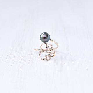 Monstera bypass pearl ring featuring Tahitian or freshwater pearl, crafted by Yay Hawaii, showcasing a modern botanical jewelry design.
