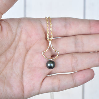 Yay Hawaii Ipu Pendant with or without pearl, traditional Hawaiian jewelry featuring a carved Ipu gourd pendant.