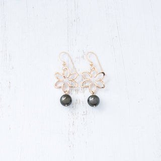 Small Na'u flower earrings by Yay Hawaii featuring 8mm black freshwater pearls and delicate floral design.