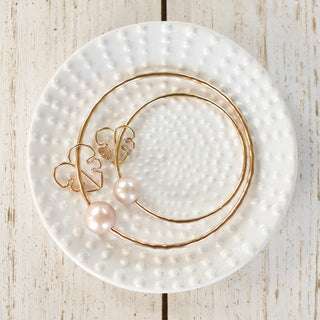 Edison Pearl Bangle with Monstera Charm - Yay Hawaii