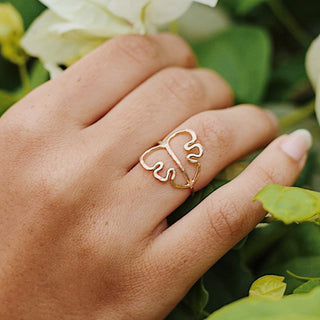 Yay Hawaii Monstera ring featuring a detailed botanical design with a sleek silver band.