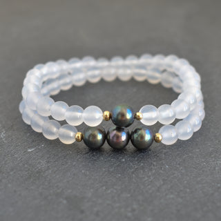 White Agate stretchy bracelet with triple freshwater pearls, featuring 6mm beads, by Yay Hawaii.