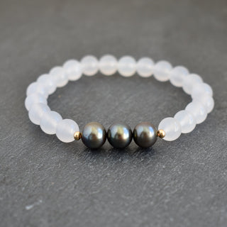 (Keiki) 8mm White Agate Stretchy Bracelet - Triple Freshwater Pearl - Yay Hawaii