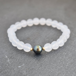 (Keiki) 8mm White Agate Stretchy Bracelet - Single Freshwater Pearl - Yay Hawaii