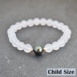 (Keiki) 8mm White Agate Stretchy Bracelet - Single Freshwater Pearl - Yay Hawaii