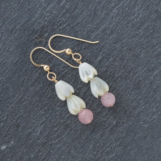 Double small Mother of Pearl Pikake flower cluster with 6mm rose quartz, jewelry embellishment by Yay Hawaii, close-up view