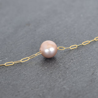 Edison Pearl necklace with paperclip chain from Yay Hawaii, featuring a classic pearl pendant on a modern metal chain.