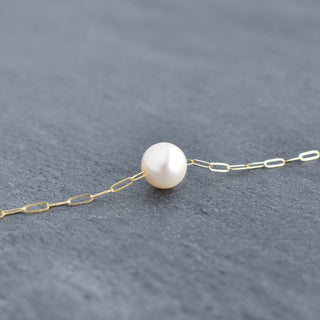 White freshwater pearl necklace with a paperclip chain from Yay Hawaii, featuring elegant pearls on a sleek metal chain.