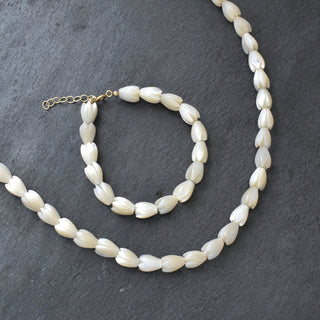 Yay Hawaii Pikake necklace and bracelet set featuring white floral strands perfect for tropical accessories.