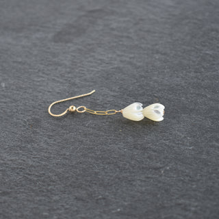 Small double paper clip chain earrings by Yay Hawaii featuring mother of pearl Pikake dangling accents.