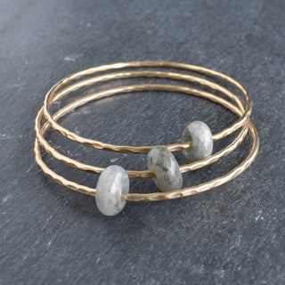 Blue Flash Labradorite gemstone bangle featuring round labradorite rondelle beads, crafted by Yay Hawaii.