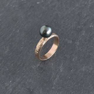 4mm heirloom-style Tahitian pearl ring by Yay Hawaii, featuring a sleek band and a lustrous black pearl centerpiece.