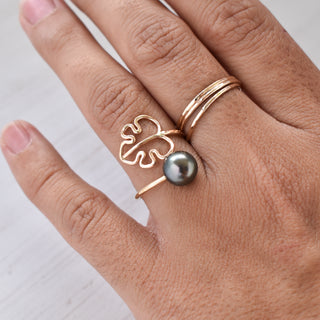 Monstera bypass pearl ring featuring Tahitian or freshwater pearls with a sleek silver band, stylish and nature-inspired jewelry.