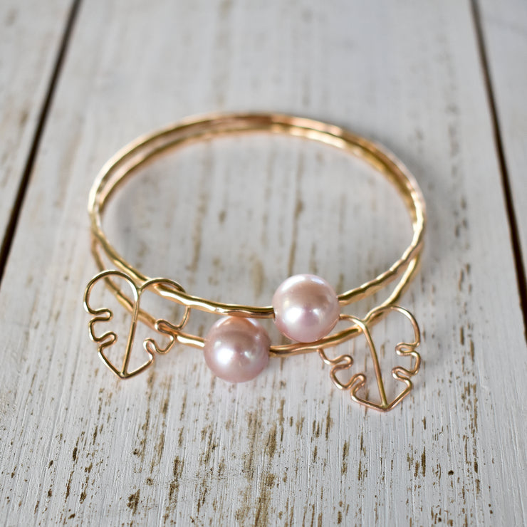 Keiki Edison Pearl Bangle with Monstera Charm - Yay Hawaii