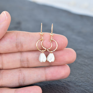 Crescent Moon Earrings with Small Pikake - Yay Hawaii